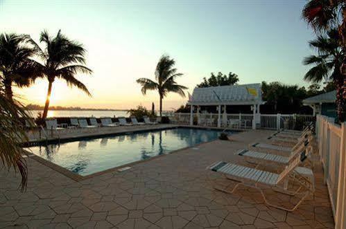Tradewinds Resort By Resortquest Bradenton Beach Bagian luar foto