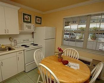 Tradewinds Resort By Resortquest Bradenton Beach Bagian luar foto