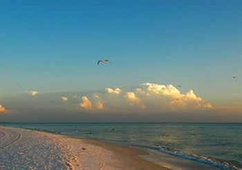 Tradewinds Resort By Resortquest Bradenton Beach Bagian luar foto